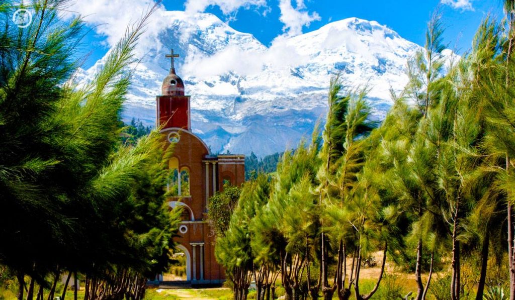 Descubre Huaraz: Montañas, cultura y aventura en los Andes peruanos