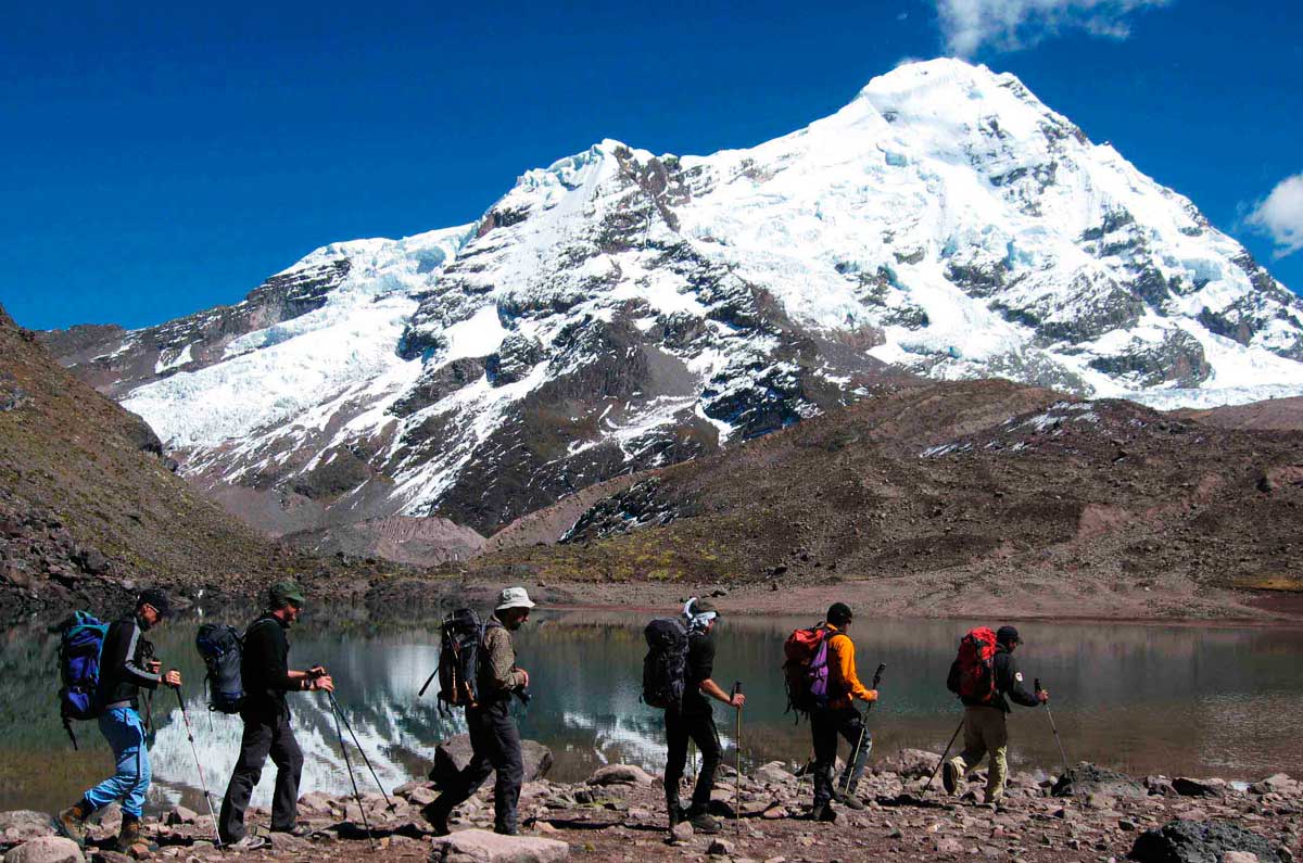 Trekking en Ausangate: una aventura inolvidable en los Andes peruanos Trekking en Ausangate: una aventura inolvidable en los Andes peruanos